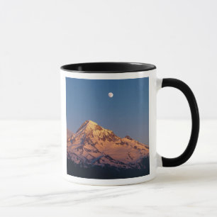 USA, Oregon, Mt Hood. Sonnenuntergang erzeugt Alpe Tasse