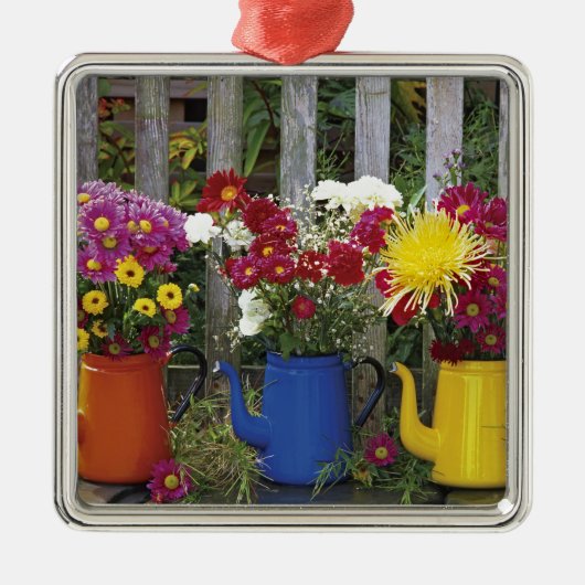 USA, Oregon, Portland. Antiquitätenware Silbernes Ornament (Vorne)