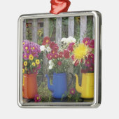 USA, Oregon, Portland. Antiquitätenware Silbernes Ornament (Links)