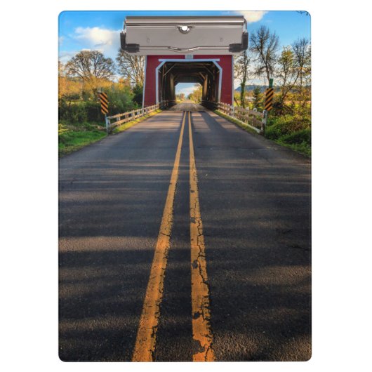 USA, Oregon, Scio, Shimanek Bridge 2 Klemmbrett (Vorderseite)