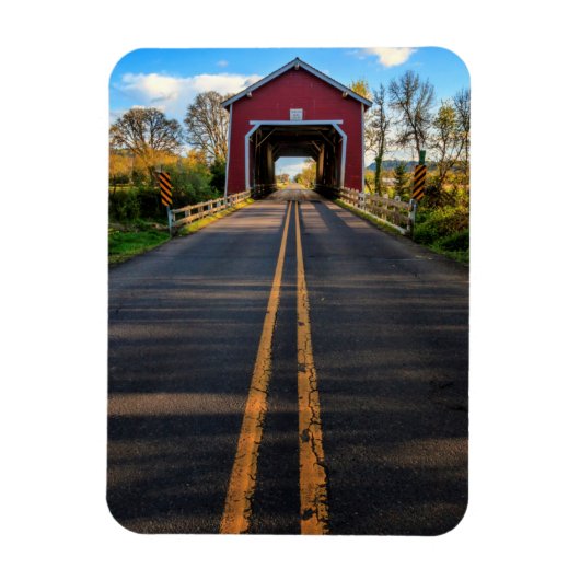 USA, Oregon, Scio, Shimanek Bridge 2 Magnet (Vertikal)