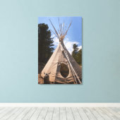 USA, South Dakota, Traditionelles Indisches Teepee Leinwanddruck (Insitu (Holzboden))