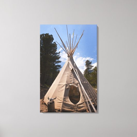 USA, South Dakota, Traditionelles Indisches Teepee Leinwanddruck (Vorderseite)