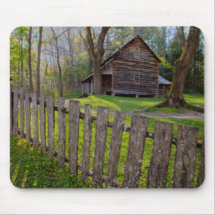 USA, Tennessee, Hütte in Cades Cove Mousepad