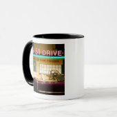USA, Tennessee, Memphis: Elvis Presley Tasse (Vorderseite Links)
