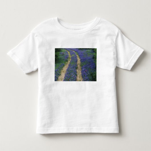 USA, Texas, bei Marble Falls, Tracks in blue Kleinkind T-shirt (Vorderseite)