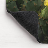 USA, Texas, blühender Feigenkaktus. Mousepad (Ecke)