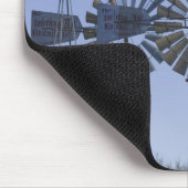 USA, TEXAS, Lubbock: American Wind Power Center Mousepad (Ecke)
