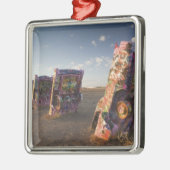 USA, TEXAS, Panhandle Area, Amarillo: Cadillac 2 Silbernes Ornament (Links)