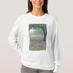USA, Texas. Texas-Pinsel und Blauhauben T-Shirt