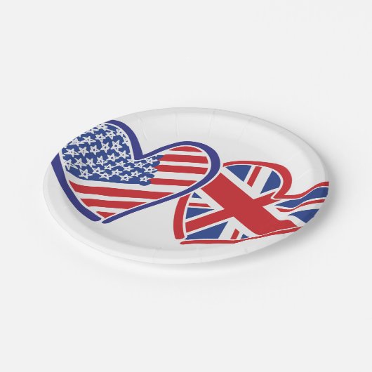 USA und UK Flag Hearts Pappteller (Schrägansicht)