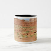 USA, Utah, Canyonlands NP, Shafer Canyon Zweifarbige Tasse (Mittel)