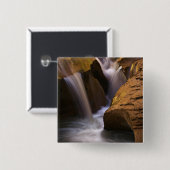 USA, Utah, Escalante Wilderness. Wasserfall in 2 Button (Vorne & Hinten)