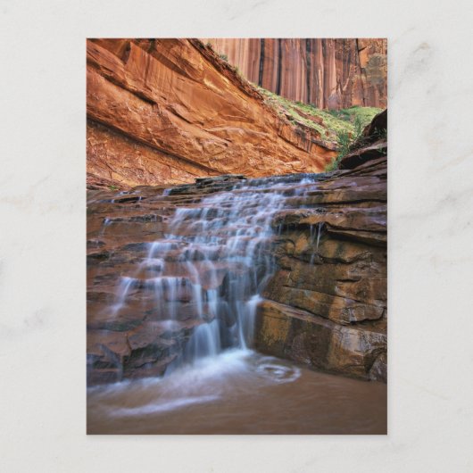 USA, Utah, Escalante Wilderness. Wasserfall in Postkarte (Vorderseite)