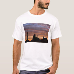 USA, Utah, Monument Valley National Park. 2 T-Shirt