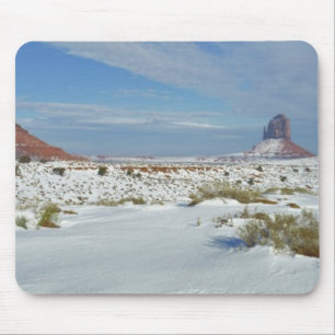USA, Utah, Monument Valley. Salbei zeigt sich Mousepad