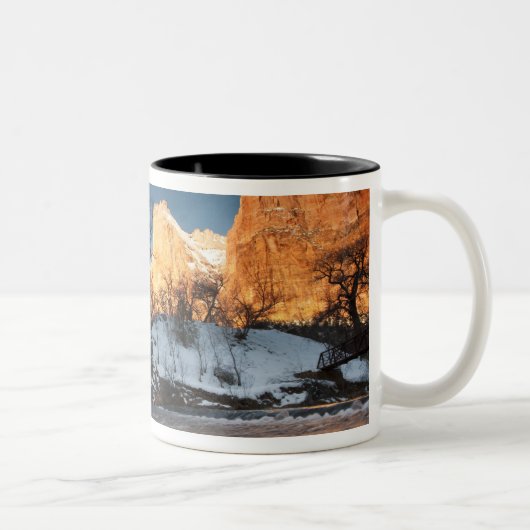 USA, Utah, Zion National Park. Bergsonnenaufgang Zweifarbige Tasse (Rechts)