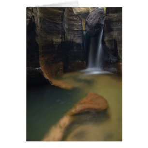 USA, Utah, Zion National Park. Fälle von Keyhole i