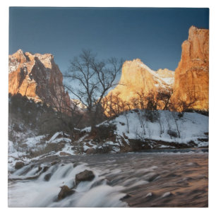 USA, Utah, Zion-Nationalpark. Bergsonneaufgang Fliese