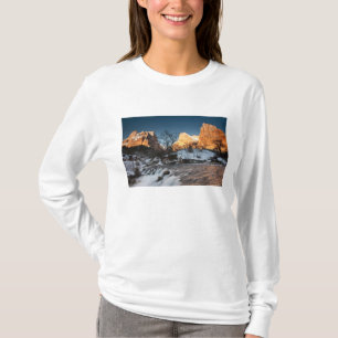 USA, Utah, Zion-Nationalpark. Bergsonneaufgang T-Shirt