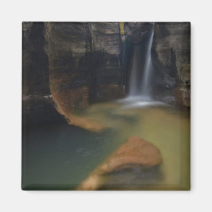 USA, Utah, Zion-Nationalpark. Keyhole Falls in Magnet