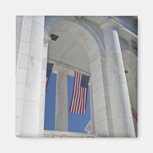 USA, VA, Arlington. Amerikanische Flaggen hängen Magnet (Vorne)