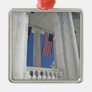 USA, VA, Arlington. Amerikanische Flaggen werden Silbernes Ornament