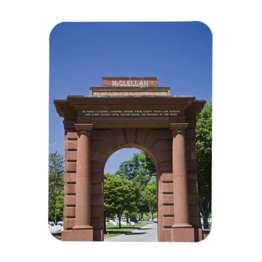USA, VA, Arlington. McClellan Gate in Arlington Magnet (Vertikal)