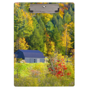 USA, Vermont. Herbstlaub entlang der Highway 100. Klemmbrett