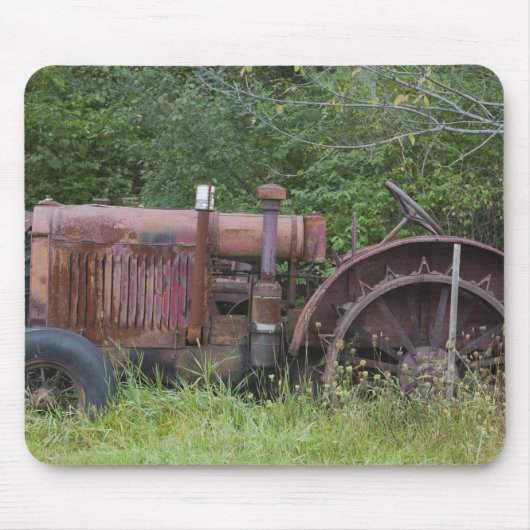 USA, Vermont, MANCHESTER: Antiker Ackerschlepper Mousepad (Vorne)