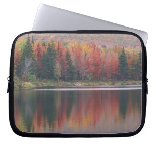 USA, Vermont, McAllister Lake, nahe Hazens Notch Laptopschutzhülle