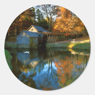USA, Virginia, Blue Ridge Parkway, Mabry Mill Runder Aufkleber