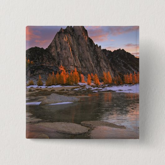 USA, Washington, Cascade Mountains. Prusikspitze Button (Vorderseite)