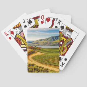 USA, Washington, Lake Chelan. Benson Vineyards Spielkarten