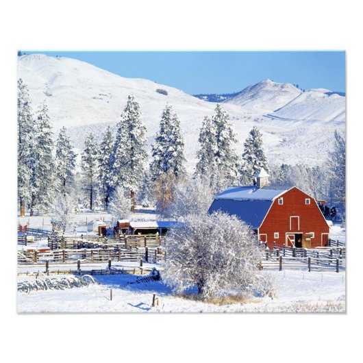 USA, Washington, Methow Valley, Barns in Fotodruck (Vorne)