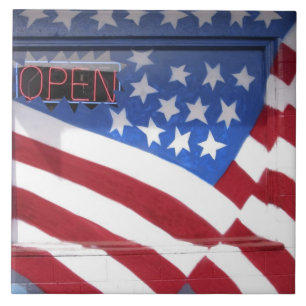 USA, Washington, Moses Lake. Flaggenwandgemälde au Fliese