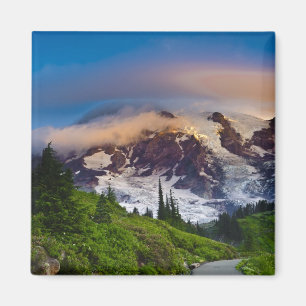 USA, Washington, Mt. Rainier. Morgensonne Magnet
