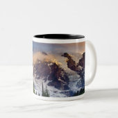 USA, Washington, Rainier. Morgensonne Zweifarbige Tasse (VorderseiteRechts)