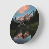 USA, Washington Staat. Rainier-Reflection Runde Wanduhr (Winkel)