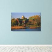 USA, Wisconsin. Roter Stall in Leinwanddruck (Insitu (Holzboden))