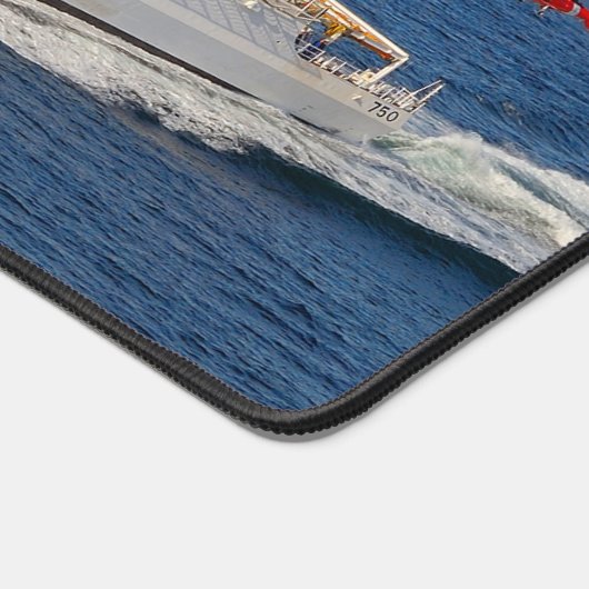 USCGC BERTHOLF mit HC-144 und MH-65D Schreibtischunterlage (Ecke)