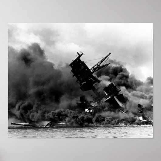 USS Arizona Burning in Pearl Harbor Poster (Vorne)