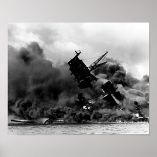 USS Arizona, das im Pearl Harbor brennt Poster