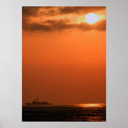 USS Doyle bei Sunrise Poster (Vorne)