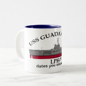USS Guadalcanal, LPH-7, mit kundenspezifischen Dat Zweifarbige Tasse (Vorderseite Links)