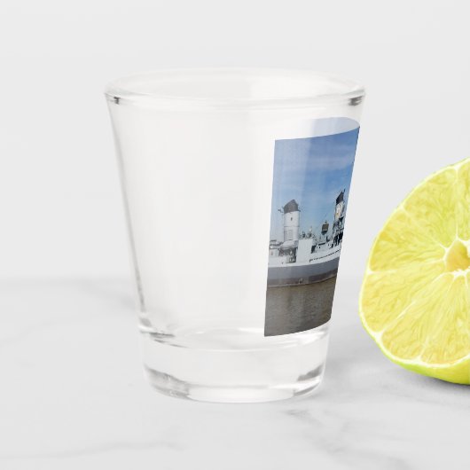 USS KIDD DD 661 SCHNAPSGLAS (Links)