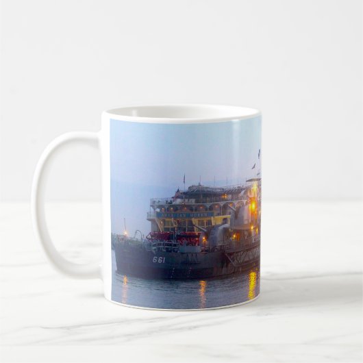 USS Kidd Tasse (Links)