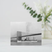 USS Maine & Brooklyn Bridge Postkarte (Stehend Vorderseite)