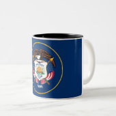 Utah-Flagge Zweifarbige Tasse (VorderseiteRechts)
