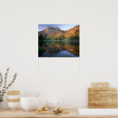 UTAH. USA. Mt. Magog, reflektiert in weißem Kiefer Poster (Küche)